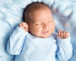 Vêtements, chaussures et articles pour nourrissant