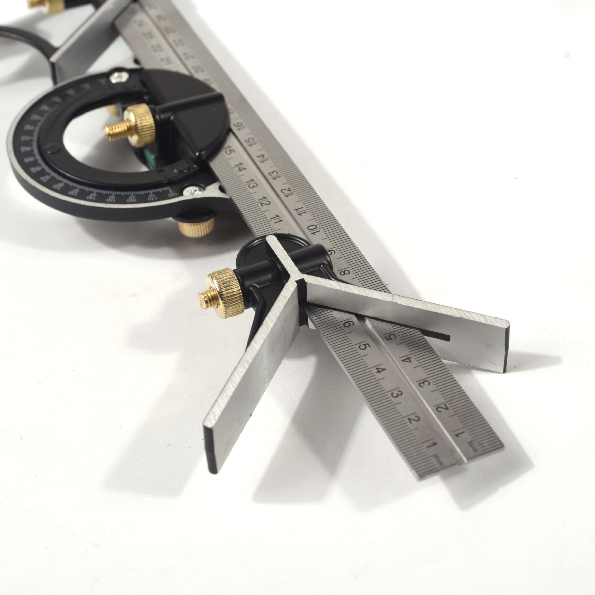 Horizontal angle multifunctional combination protractor